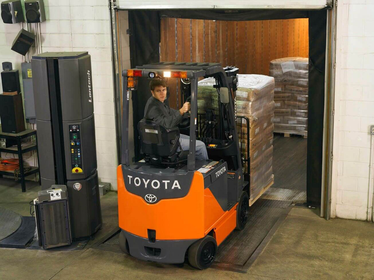 Reducing Forklift Damage When Operating on Dock Plates