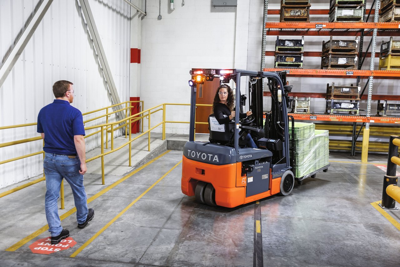 Sens+ Operator Assistance System helps the forklift operator back up