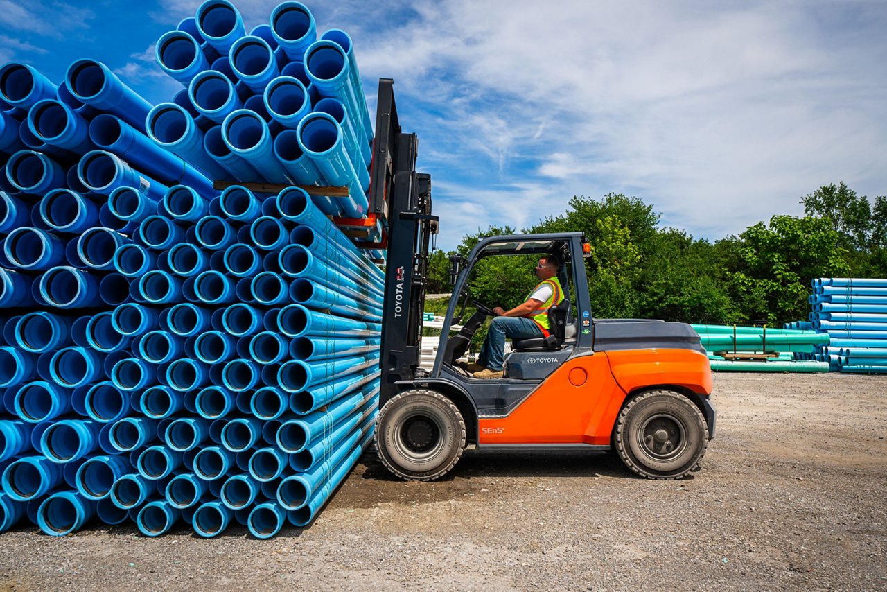 Tuyauterie de levage pneumatique électrique intégrée Toyota sur le chantier