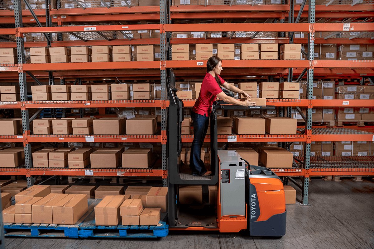 How Low Level Order Pickers Help Increase Warehouse Efficiency