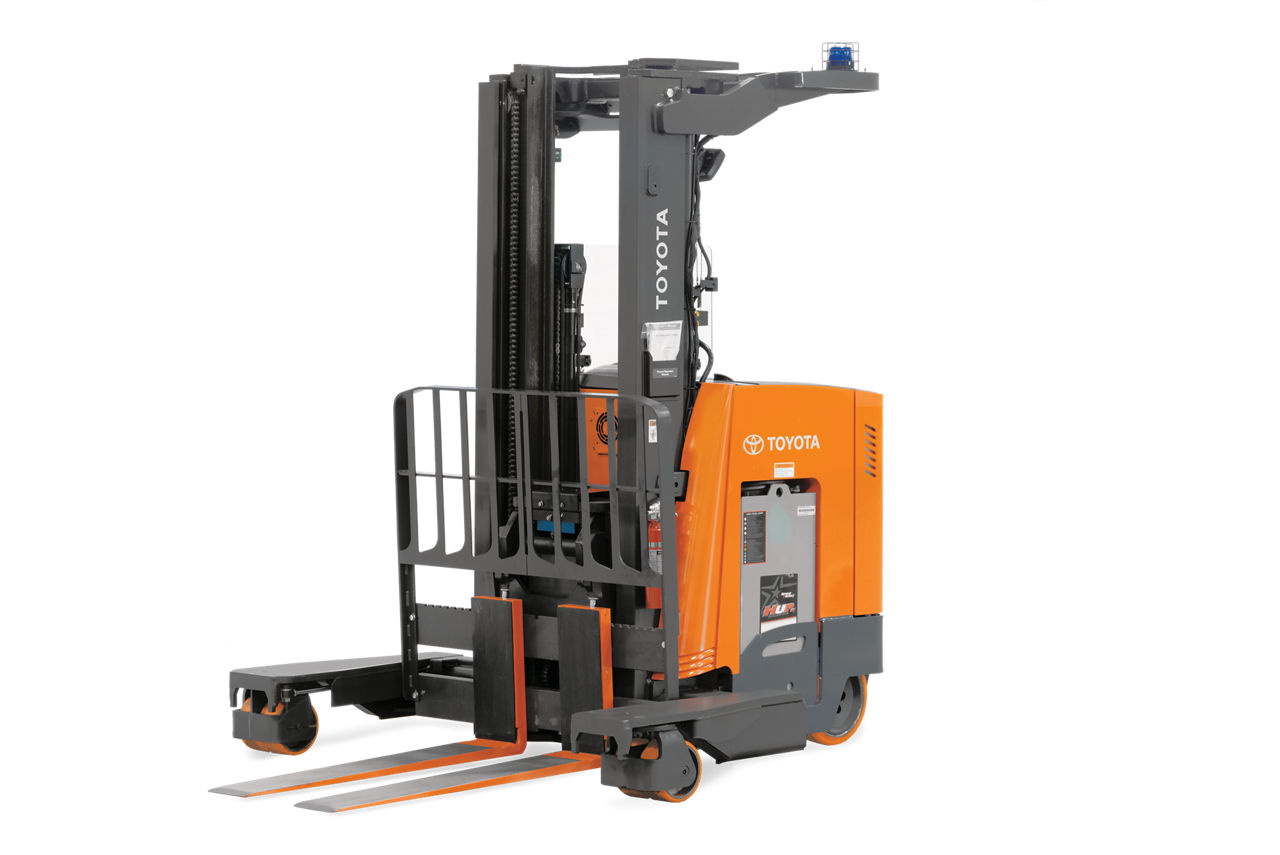 Multidirectional reach truck