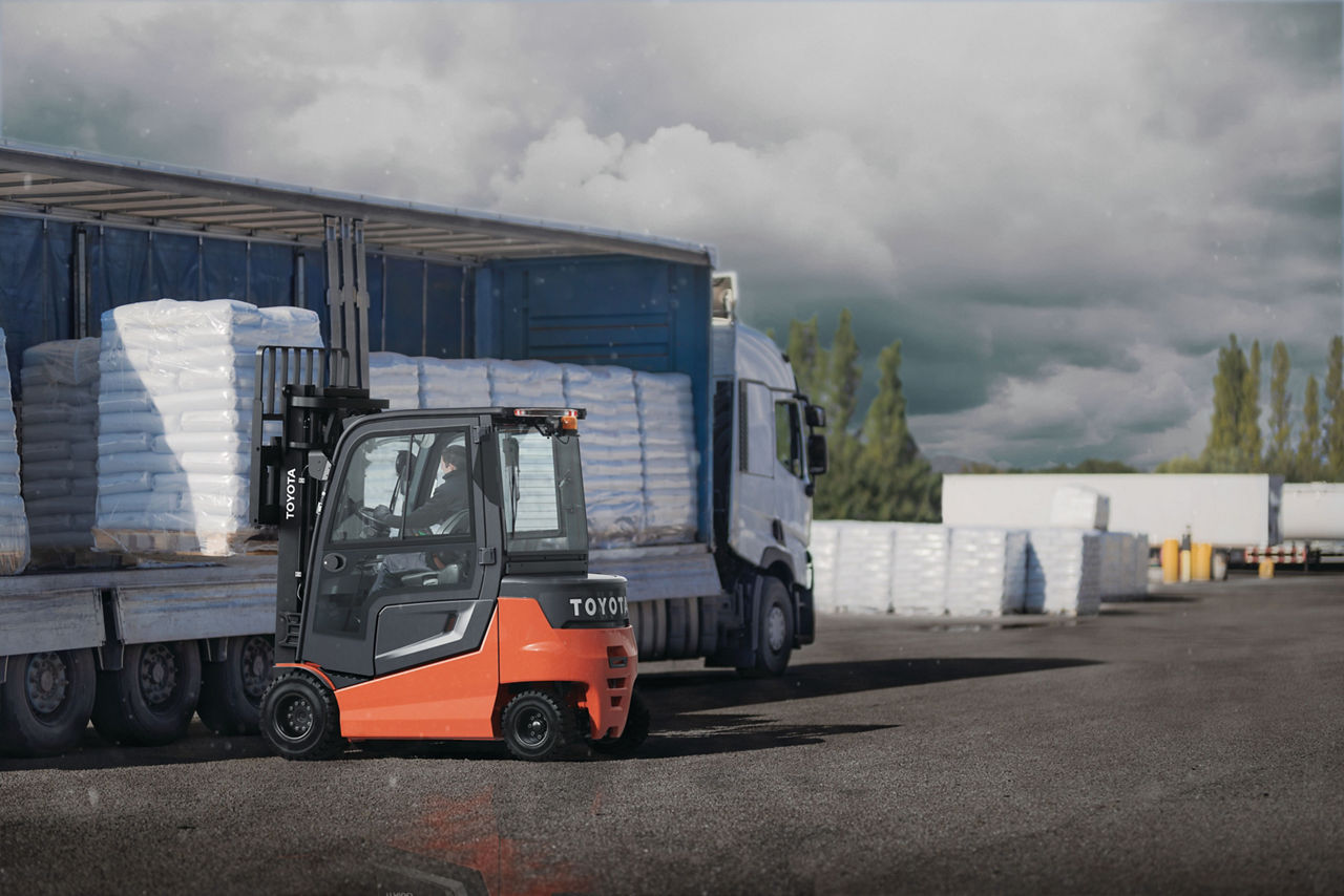 CCOHS: Forklift Trucks - Load Handling