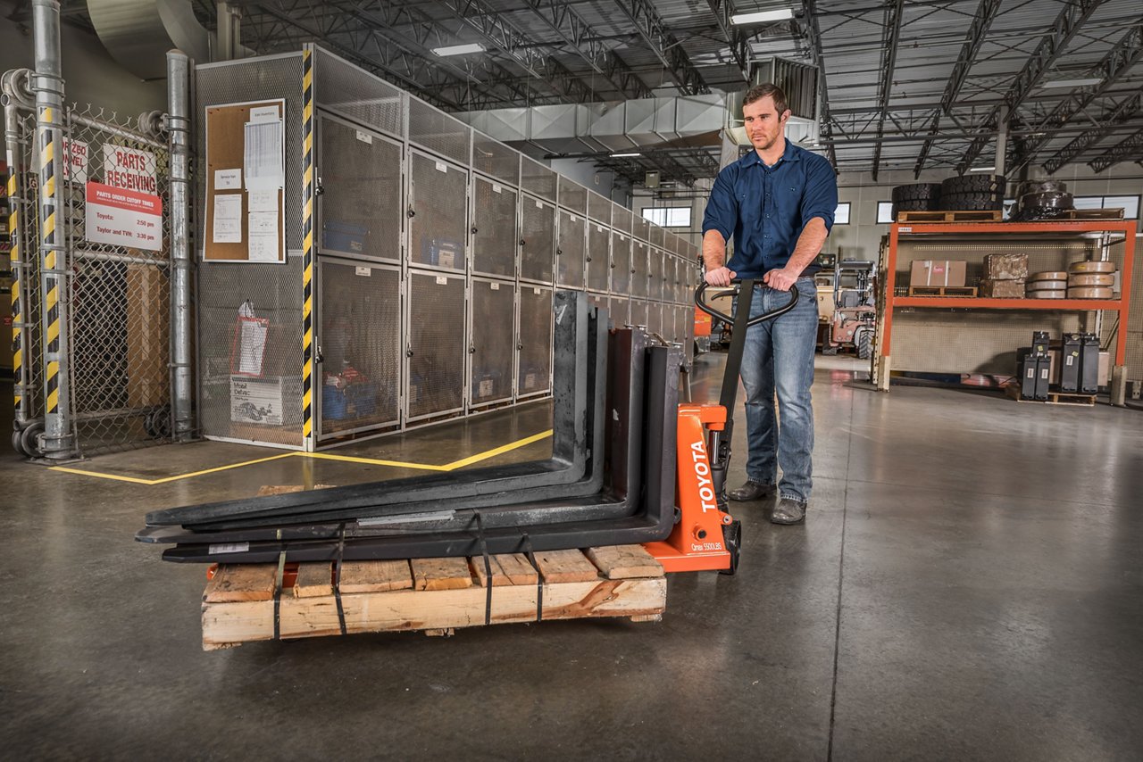  Public hand pallet truck application