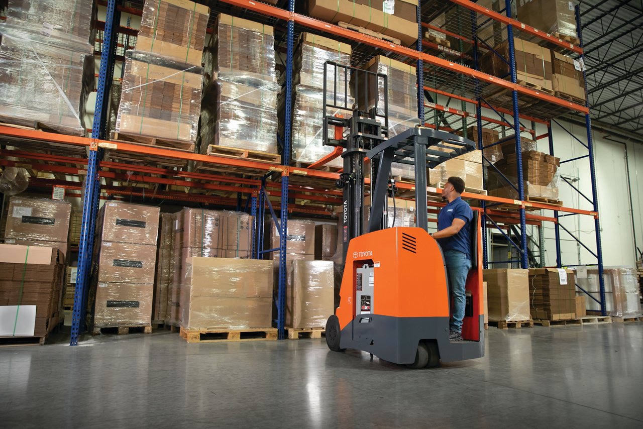 Stand-Up Rider Forklift