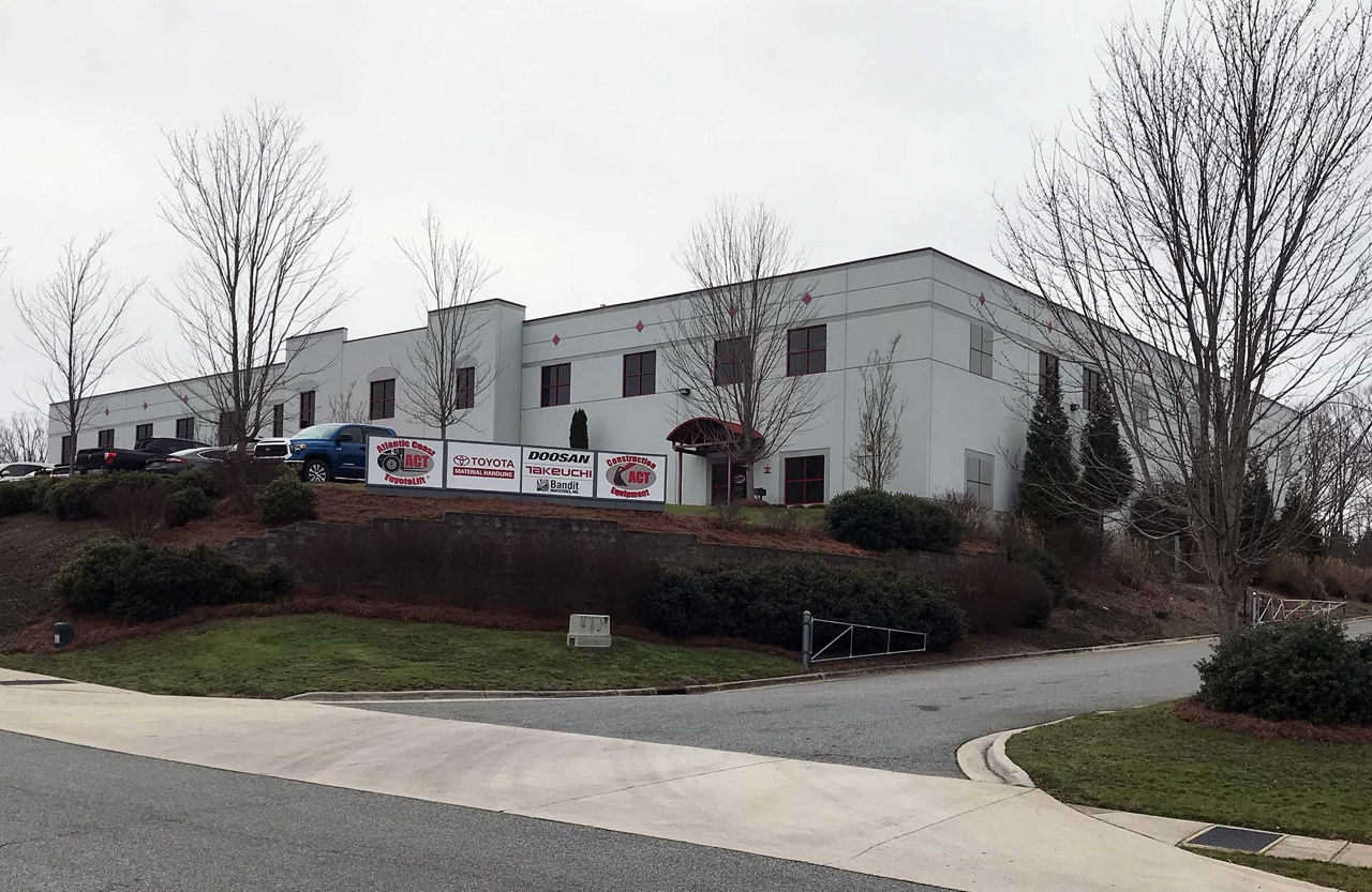 Bâtiment blanc à Winston-Salem, Caroline du Nord 