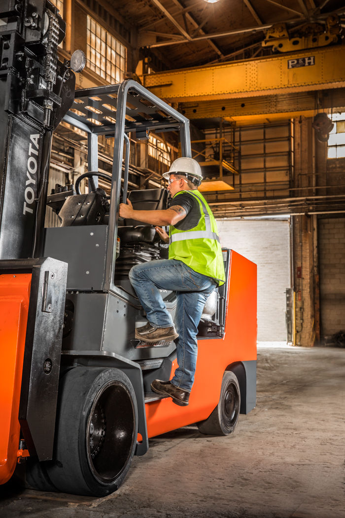 CCOHS: Forklift Trucks - Load Handling