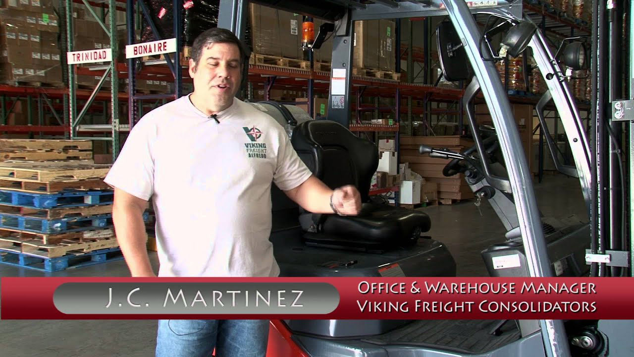 Foto de la entrevista con el representante de Viking Freight llamado 'J.C. Martinez' 