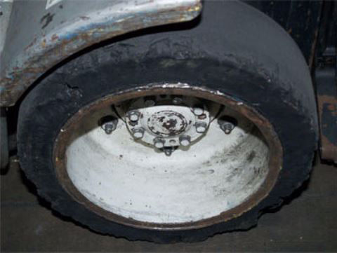 https://toyotaforklift.scene7.com/is/image/toyotamh/signs-its-time-to-replace-your-forklift-tires